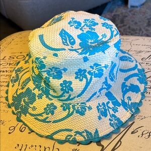 Club Med Exclusive Bucket Hat Swim Vacation Pool Waterpark Travel Packable Hat